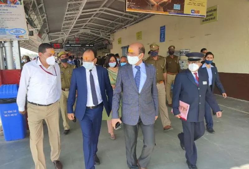 अयोध्या: उत्तर रेलवे के महाप्रबन्धक ने देखी परियोजनाओं की कार्य प्रगति