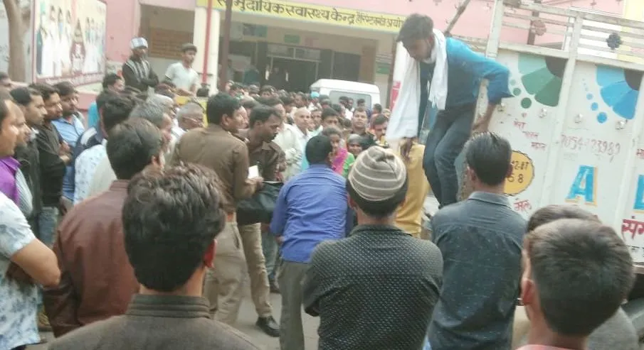 अयोध्या: ट्रैक्टर से गिरा मजदूर उसी के नीचे आ गया, मौके पर ही मौत