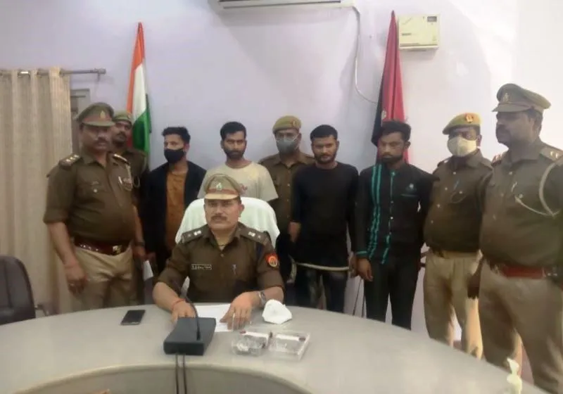 बाराबंकी: अंतर्जनपदीय गिरोह के चार चोर गिरफ्तार, गहने और छह बाइकें बरामद