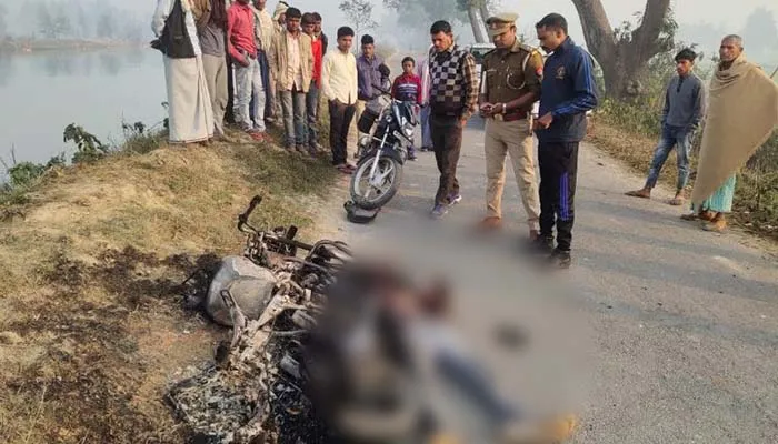 हरदोई: जली हुई बाइक के साथ युवक का जला हुआ शव मिला