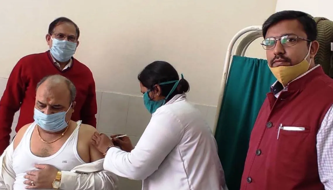 बरेली: सीएमओ समेत 93.73 प्रतिशत स्वास्थ्यकर्मियों को लगी दूसरी डोज