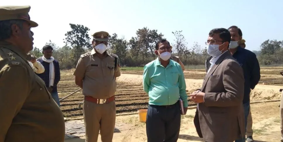 अमेठी: जिलाधिकारी ने किया मशरूम की खेती निरीक्षण