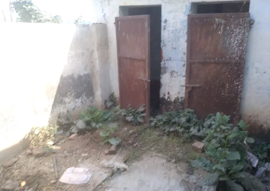 बाराबंकी: पंचायत चुनाव सिर पर मतदान केंद्रों पर हर तरफ फैली अव्यवस्था, अधिकारी बने अंजान