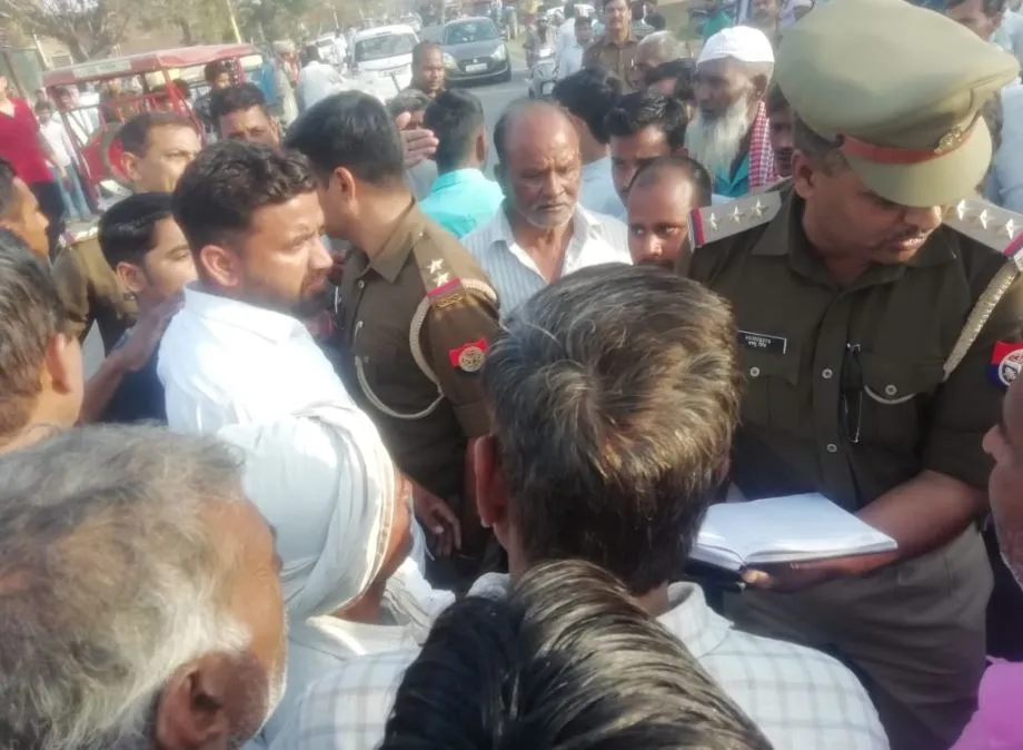 बदायूं: गंगा स्नान करके लौट रहे श्रद्धालुओं से भरी ट्रैक्टर-ट्राली पलटी, दो बच्चों की मौत