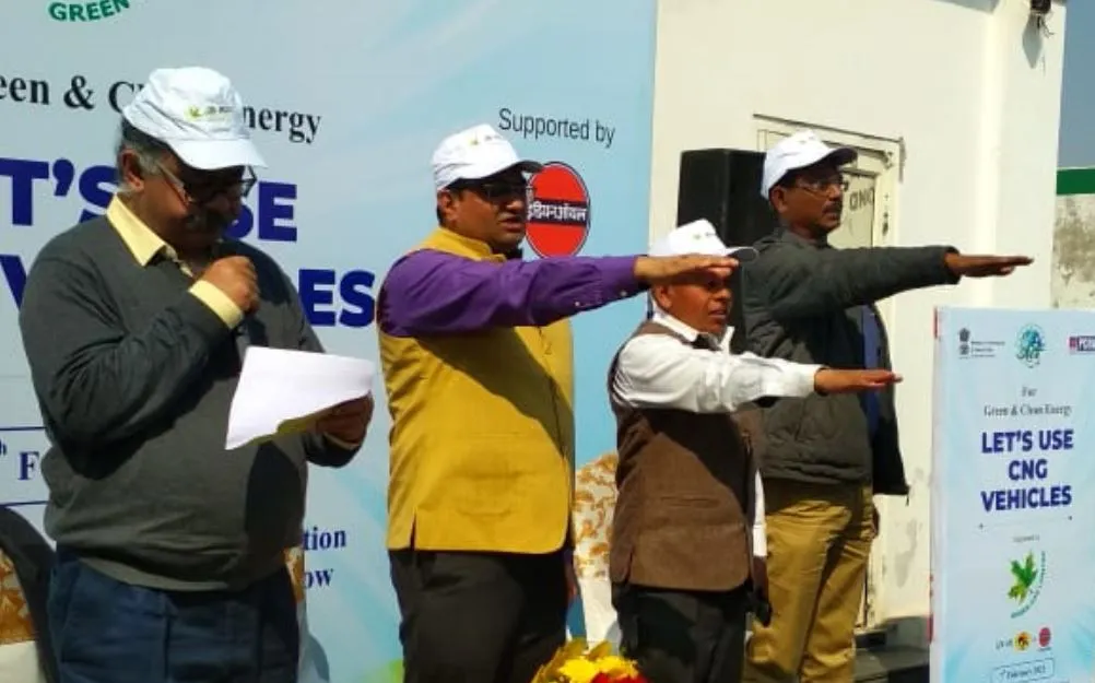 लखनऊ: सीएनजी ईंधन संरक्षण के लिए कार्यक्रम हुआ आयोजित, दिलाई शपथ