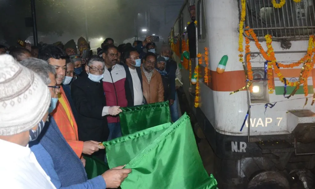 बरेली: आला हजरत आधुनिक कोच के साथ रवाना
