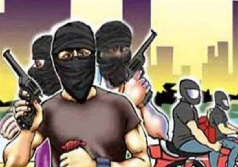 पीलीभीत: परिवार को बंधक बनाकर 20 लाख की लूट, विरोध पर की मारपीट