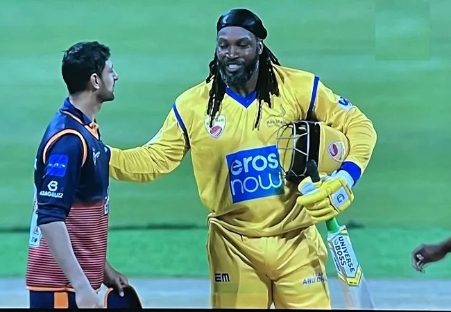Abu Dhabi T20: क्रिस गेल ने 22 गेंदों पर ठोके 84 रन, टीम अबू धाबी को दिलाई जीत
