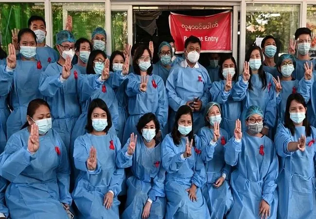 म्यांमार में तख्तापलट: विरोध में स्वास्थकर्मियों ने काम करने से किया इनकार