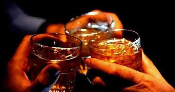 हल्द्वानी: नल बाजार में शराबियों का बवाल, कारोबारी का सिर फोड़ा