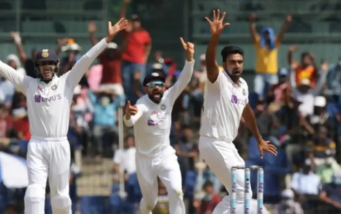 IND vs ENG: इंग्लैंड की पहली पारी 112 रन पर सिमटी, अक्षर पटेल ने झटके 6 विकेट