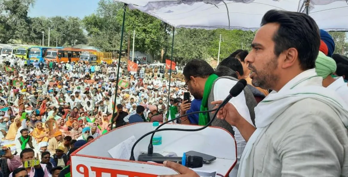 लखीमपुर खीरी: अंग्रेजी हुकूमत की तरह किसानों की पगड़ी खतरे में डाल रही सरकार- जयंत चौधरी