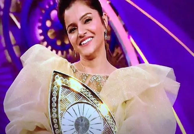 Bigg Boss 14 : रुबीना दिलैक ने जीती बिग बॉस 14 की ट्रॉफी, इनाम में मिले 36 लाख रुपये