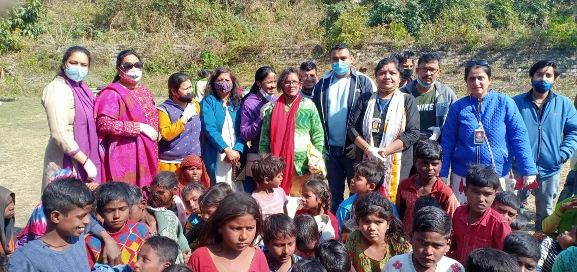 हल्द्वानी: संकल्प सिद्धि फाउंडेशन ने 150 जरूरतमंदों को बांटे कपड़े
