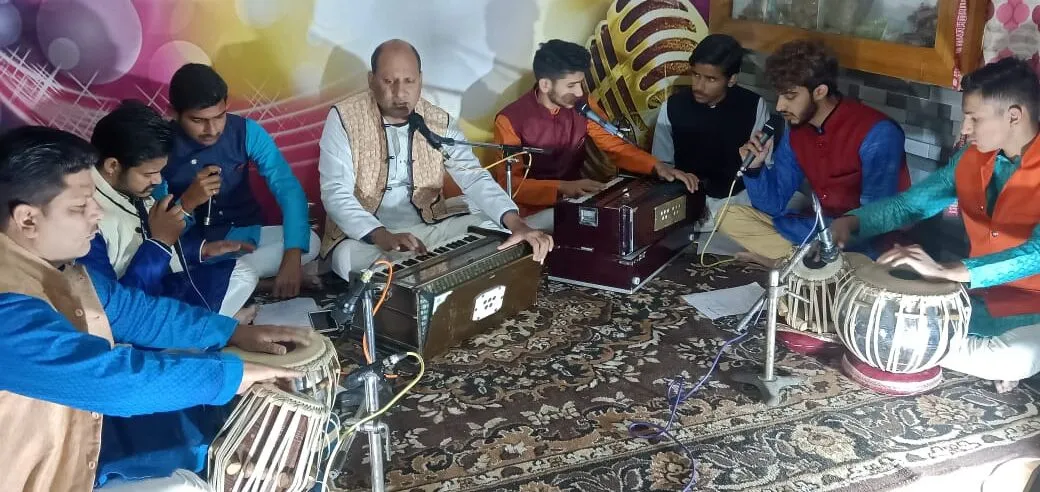 हल्द्वानी: होली गायन का तीसरा चरण शुरू, ऑनलाइन झूमे दर्शक