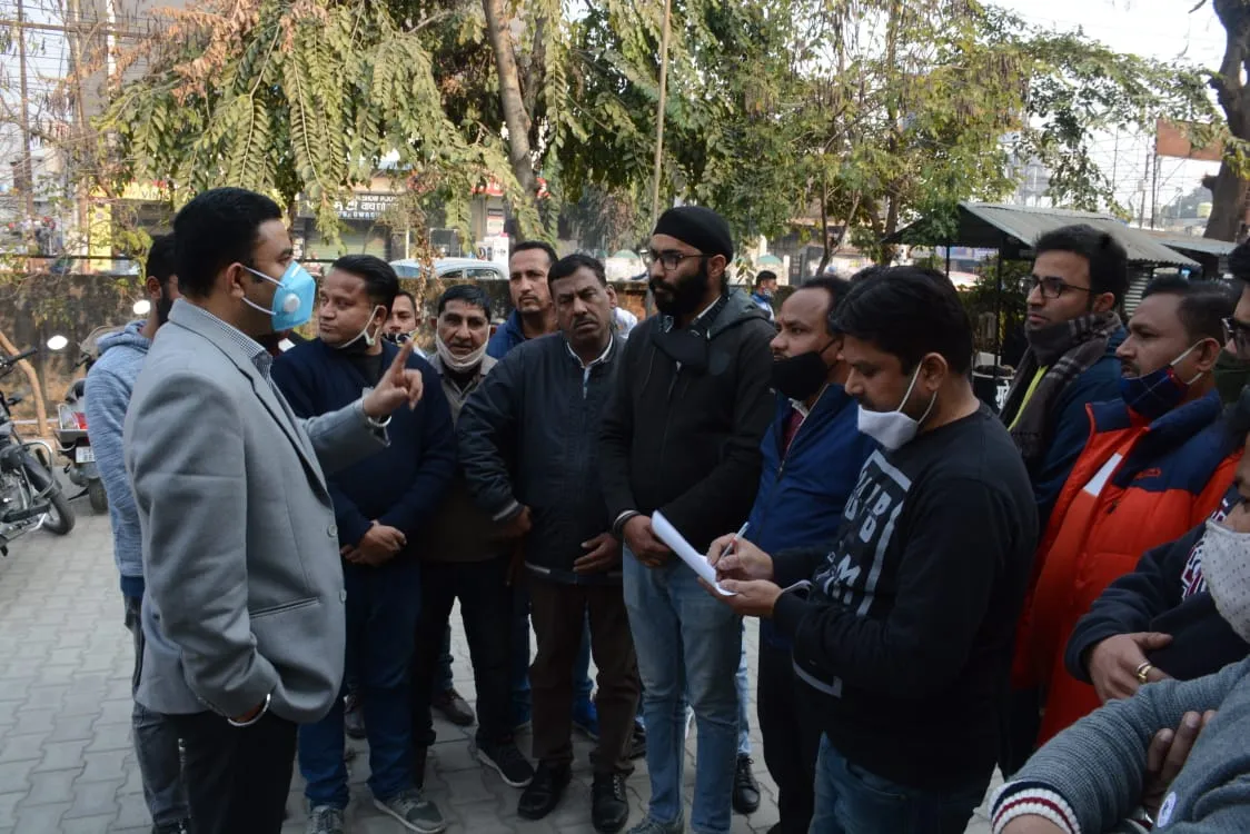 हल्द्वानी: बदहाल सड़कों से परेशान व्यापारी सिटी मजिस्ट्रेट के पास पहुंचे