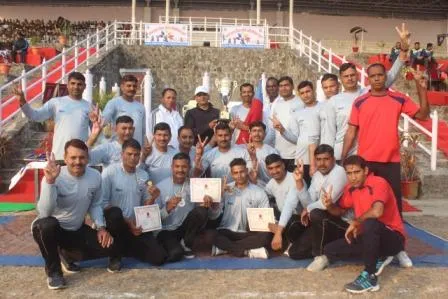 हल्द्वानी: सीआरपीएफ की प्रथम अंतर सेक्टर योग प्रतियोगिता संपन्न, विजेताओं को मिली ट्रॉफी और मेडल
