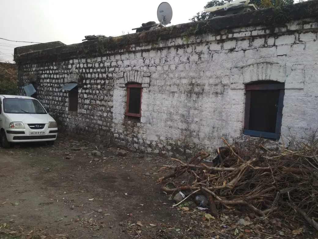 हल्द्वानी: अस्तबल में रहने को मजबूर रोडवेज कर्मी