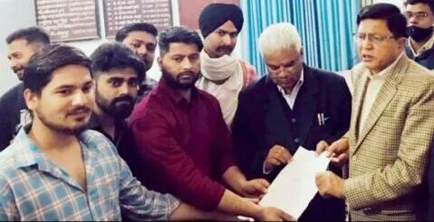 काशीपुर: छात्रों ने कहा-देरी से फार्म भरने पर न वसूला जाए विलंब शुल्क
