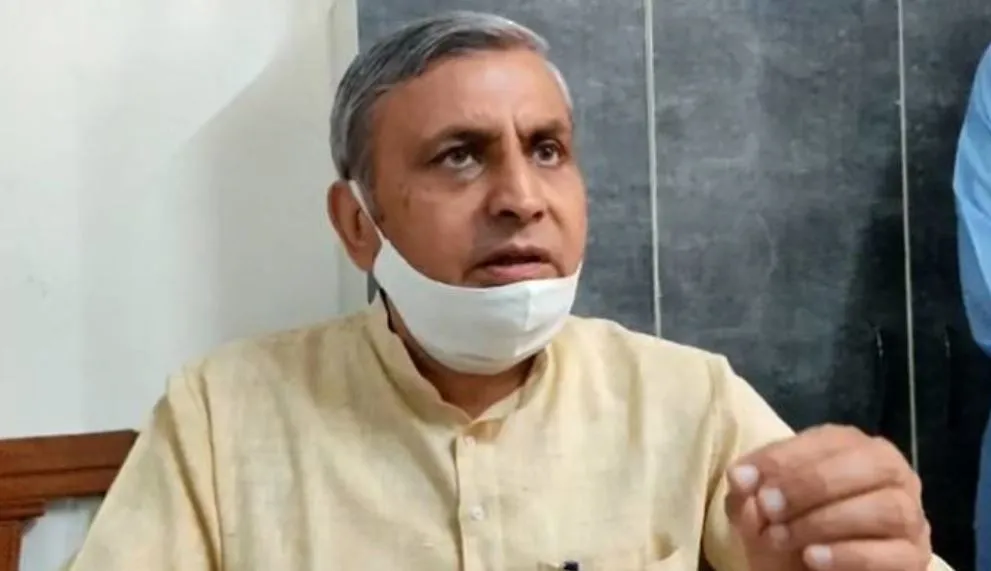 किसानों की मौत पर हरियाणा के कृषि मंत्री का विवादास्पद बयान, कहा- वे घर पर रहते तब भी मर जाते
