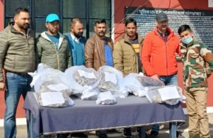 रुद्रपुर:  तेंदुए के दांत,खाल और नाखून के साथ वन्यजीव तस्कर गिरफ्तार