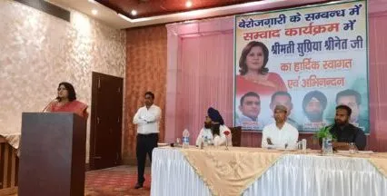 रुद्रपुर: वो अगर चीन-पाकिस्तान के नाम पर मुद्दों से भटकाएं तो तुम शिक्षा व रोजगार मांगो
