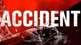 मिनी बस से टकराया ट्रक, 18 लोगों की मौत