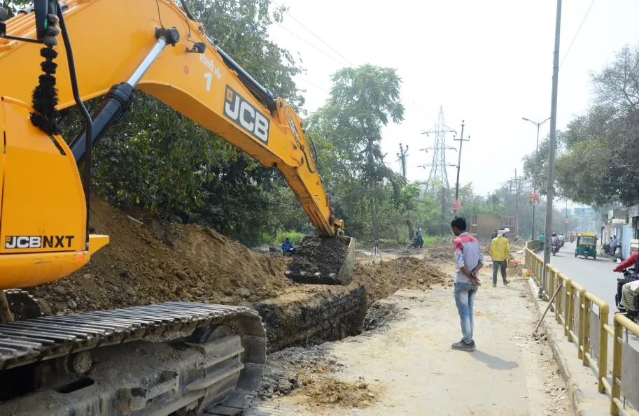 बरेली: खुदाई के दौरान कटी केबिल, 6 घंटे तक बिजली गुल, अस्पताल में भर्ती कोरोना मरीजों की अटकी सांसे