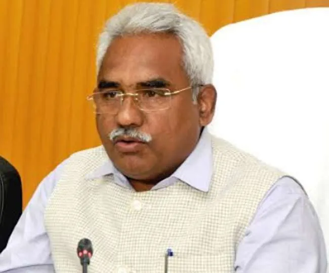 देहरादून : हेलीकॉप्टर एवं गार्ड ऑफ ऑनर विवाद में मदन कौशिक ने मांगी माफी