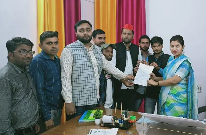 बरेली: परीक्षा की तिथि जारी होते ही विरोध में उतरे छात्र