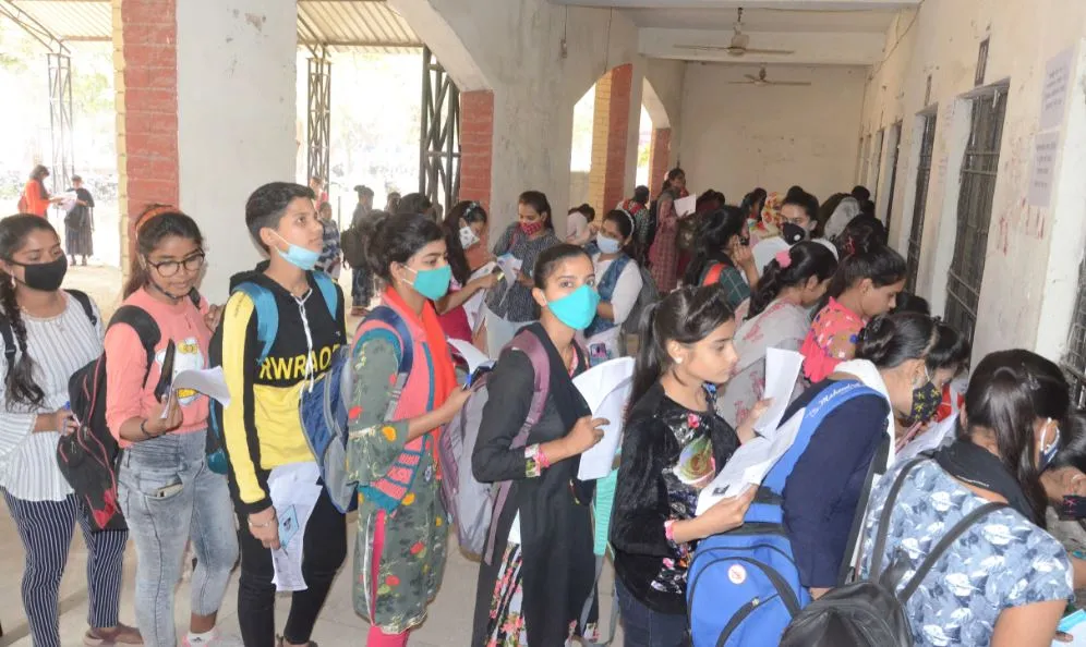 बरेली: कक्षाओं के संचालन पर फैसला 13 मार्च को