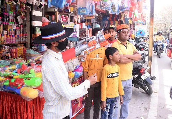 मुरादाबाद: हर्बल होली खेलेंगे लोग, टेसू फूलों के रंग से महकेंगी शहर की गलियां