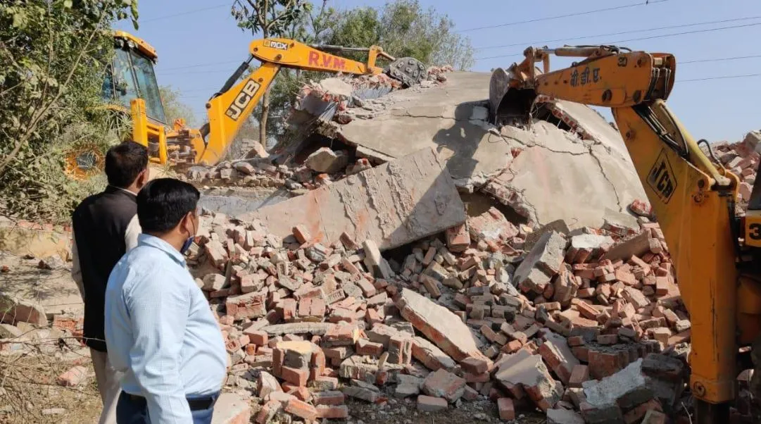 बरेली: रामगंगानगर की जमीन पर स्कूलों का था कब्जा, बीडीए ने किया ध्वस्त