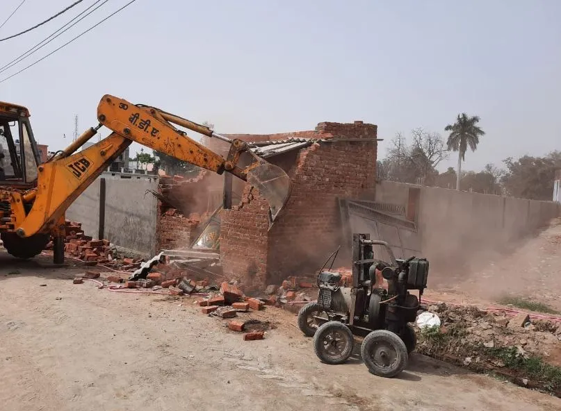 बरेली: सैदपुर हॉकिंस व हार्टमन के पास दो अवैध कॉलोनियां ध्वस्त