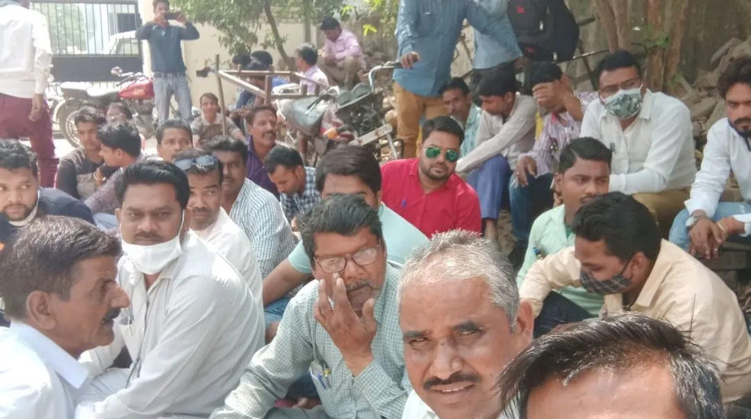 बरेली: निदेशक कर रहे थे समीक्षा बैठक, कर्मचारियों ने एसडीओ पर लगाया मारपीट का आरोप