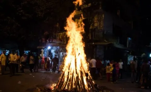 हल्द्वानी: होलिका दहन में ‘लौ’ तय करेगी साल की दिशा