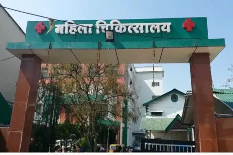 हल्द्वानी: वैक्सीनेशन के साथ नर्सों के कंधों पर अतिरिक्त बोझ