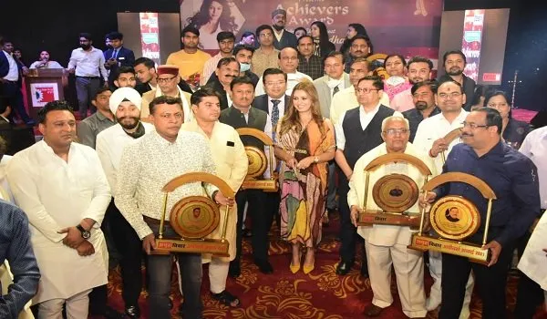 अचीवर्स अवार्ड्स: मंडल की बढ़ाई शान तो अमृत विचार ने किया सम्मान