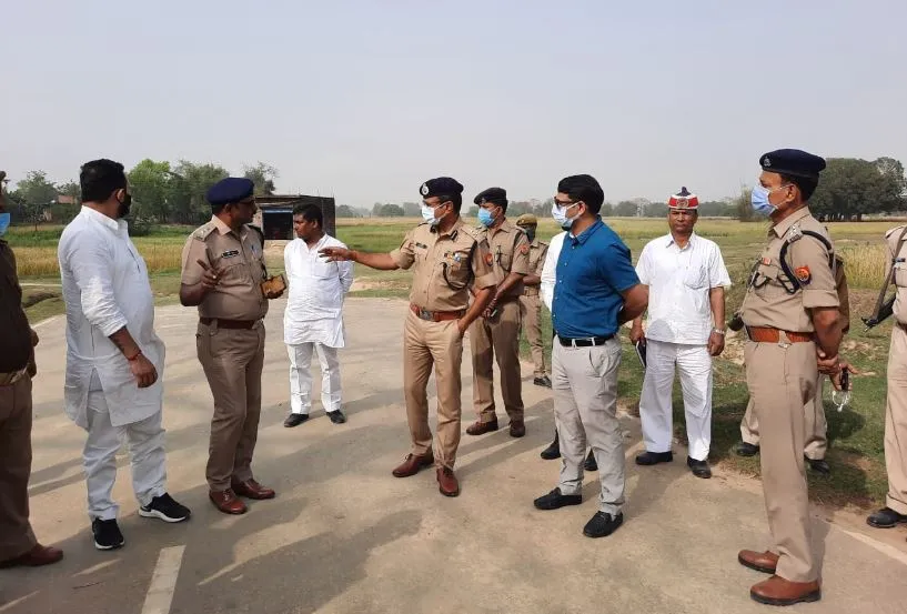 महराजगंज: एडीजी ने किया इंडो-नेपाल बॉर्डर का दौरा, चौकसी बरतने के दिए निर्देश