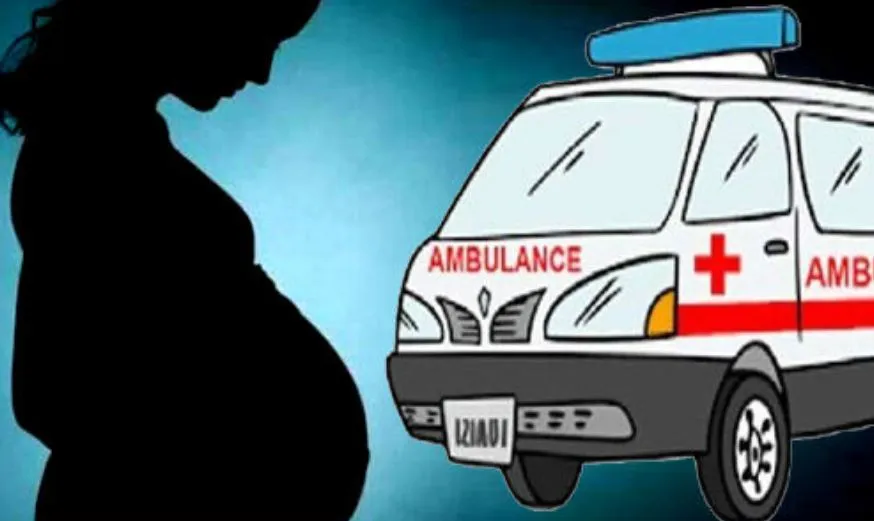 बरेली: एंबुलेंस में ही होने लगी गर्भवती को प्रसव पीड़ा, सड़क किनारे रोक दी गाड़ी और फिर…