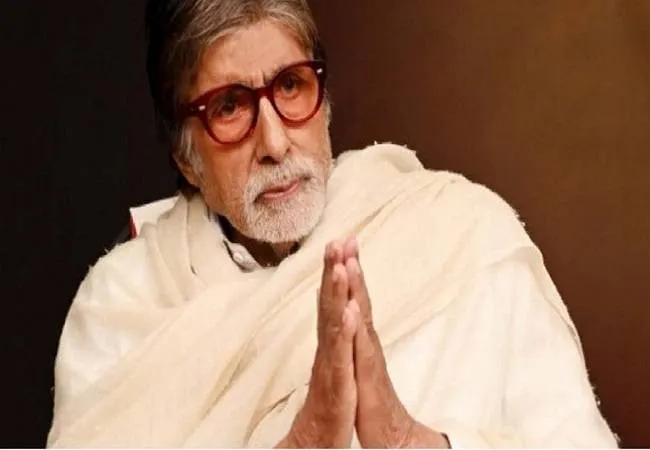 सर्जरी के बाद अमिताभ ने की कविता पोस्ट, ‘दृष्टि हीन हूं, दिशाहीन नहीं’