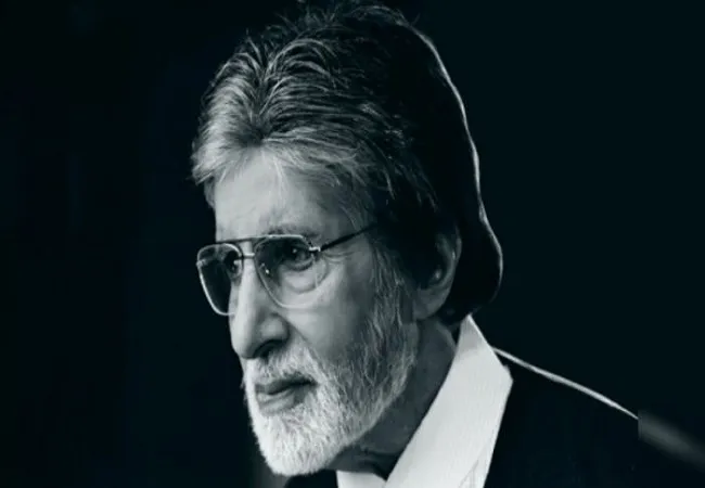 अमिताभ बच्चन ने आंख की सर्जरी के बाद फैन्स को कहा शुक्रिया, इस बात को लेकर मांगी माफी