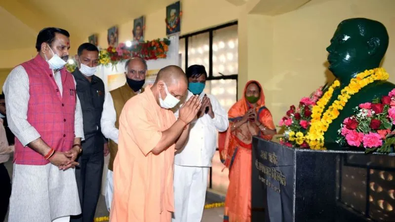 योगी ने अमृत महोत्सव पर स्वतंत्रता सेनानियों को दी श्रद्धांजलि