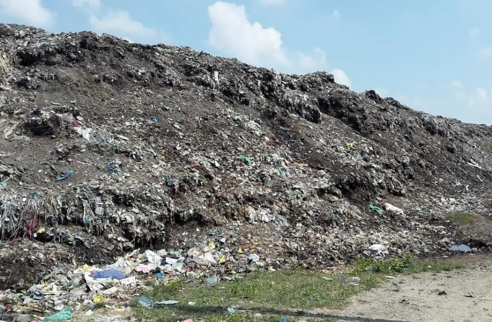 बरेली: बाकरगंज में जमा कूड़े के निस्तारण की आस जगी, सामने आई फर्म