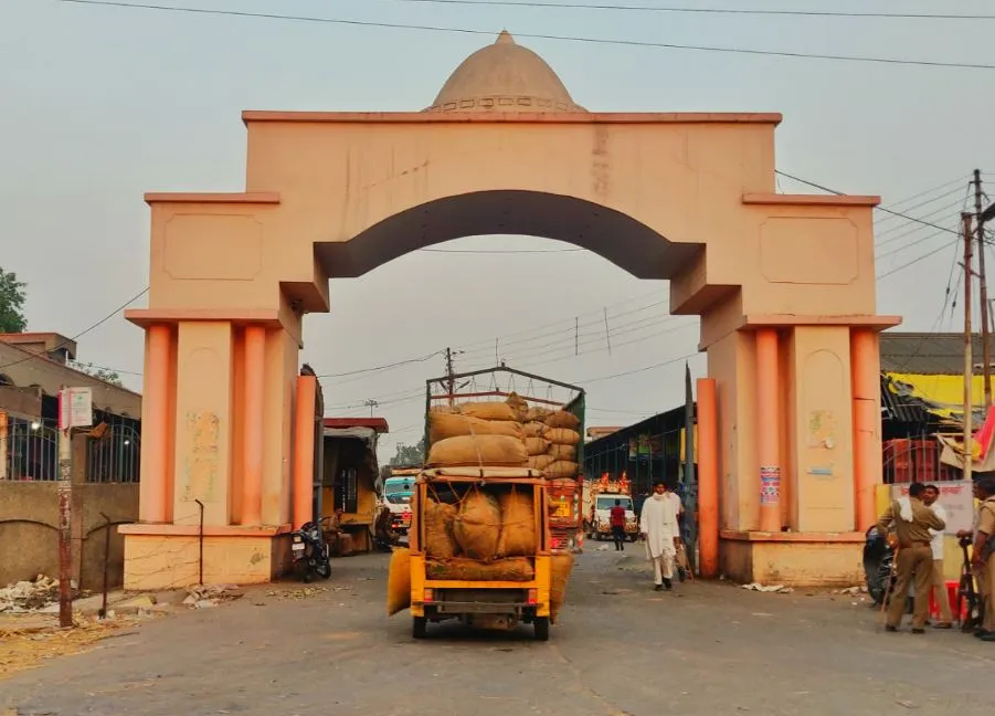 बरेली: मंडी शुल्क हटने से किसान फायदे में, प्रशासन को घाटा