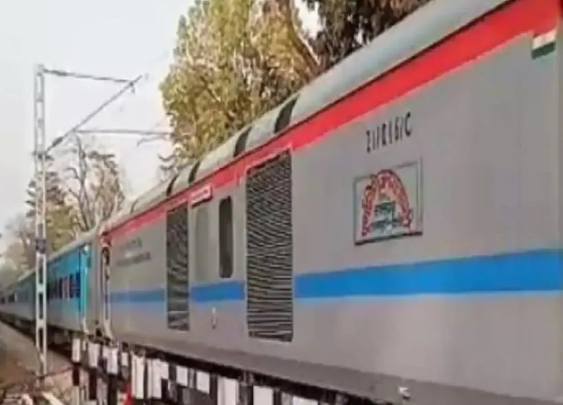 बरेली: ट्रेन उल्टी दौड़ने के मामले में एक दर्जन लोगों पर लटकी तलवार