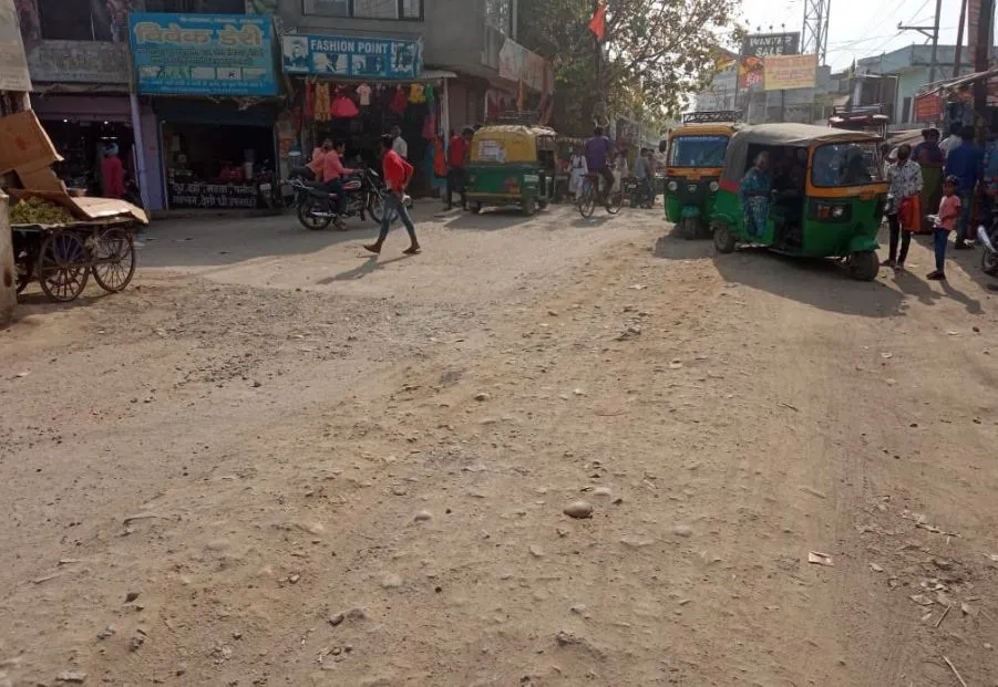 बरेली: पांच माह से धूल फांक रहा कारोबार, घट गई आमदनी