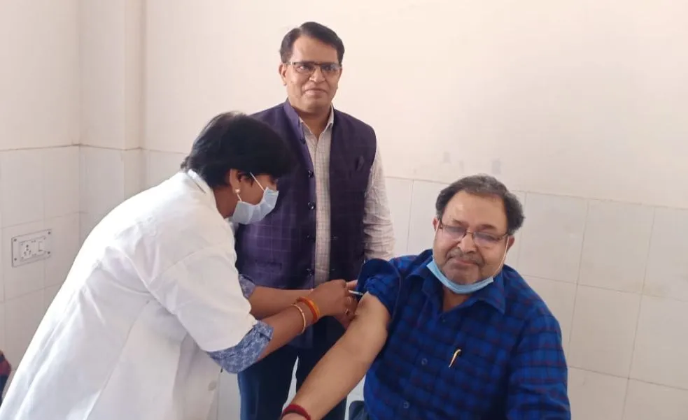 बरेली: बुजुर्गों की जागरुकता से तीसरे चरण का वैक्सीनेशन सफल