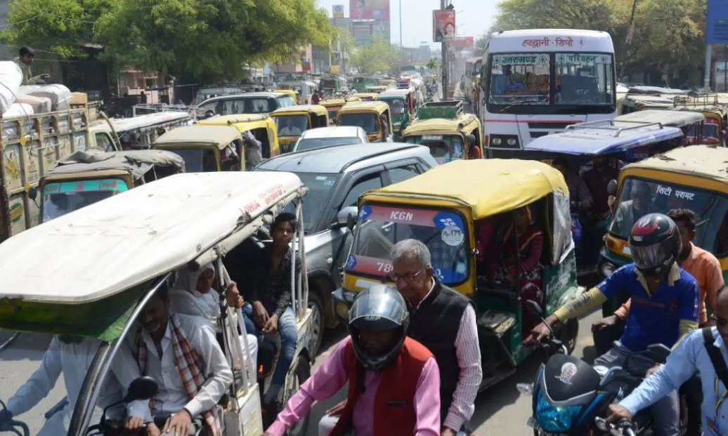 बरेली: मालियों की पुलिया जाम, नहीं हो रहा कोई इंतजाम