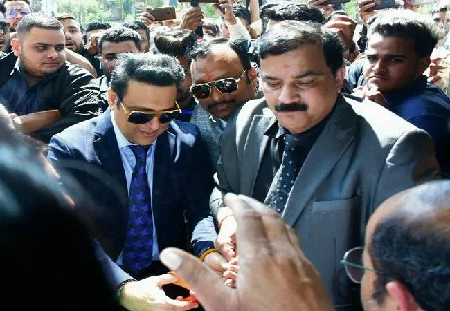 मुरादाबाद पहुंचे अभिनेता गोविंदा ने आर्यभट्ट इंटरनेशनल स्कूल का किया उद्घाटन, डांस कर बांधा समा